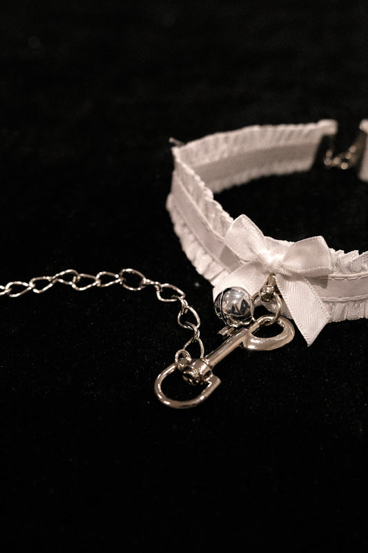 Choker White